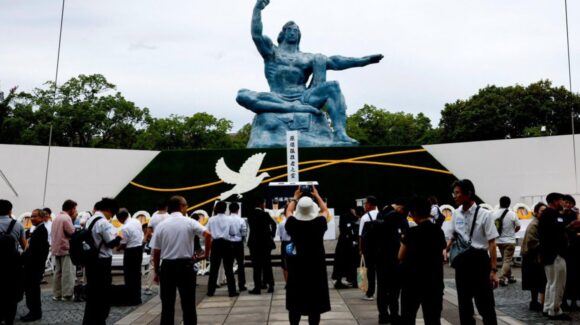 Nagasaki recuerda 81 años del bombardeo atómico mientras Japón debate su política nuclear
