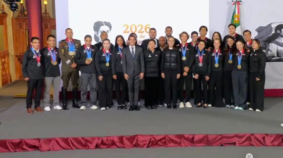 Sheinbaum ordena premiar cada medalla de los Centroamericanos y anuncia aumento de 10% en becas