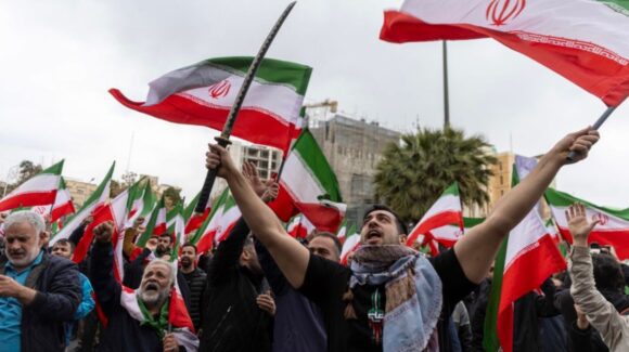 Irán desmiente diálogo con EU mientras negocia con Omán sobre el Estrecho de Ormuz