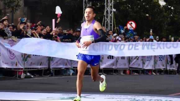 Resultados del Maratón CDMX 2026: Ganadores, tiempos y premios HOY 30 de agosto