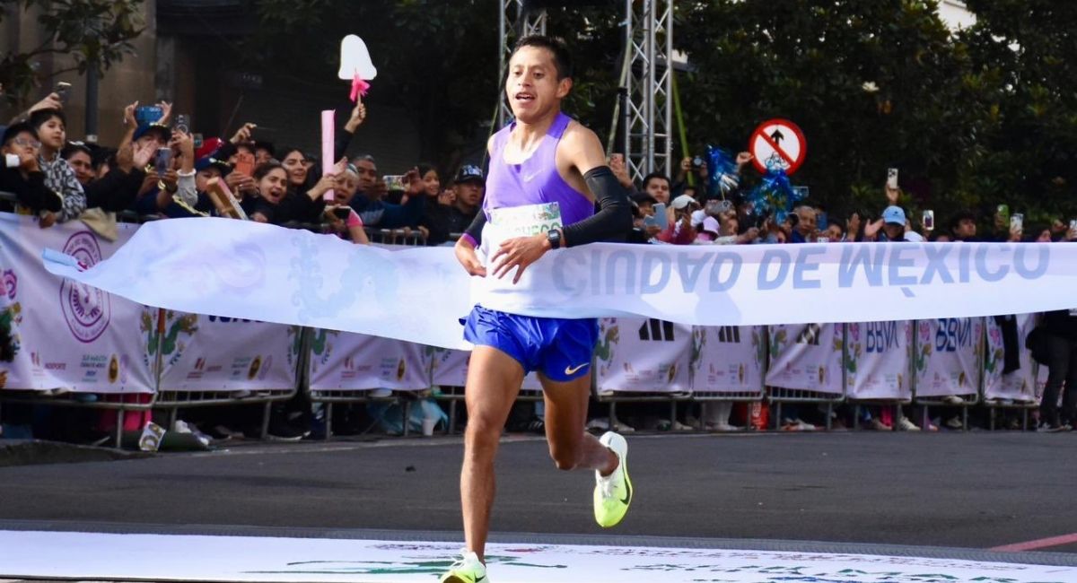 Cristhian Pacheco gana el Maratón CDMX 2026