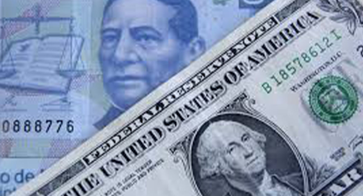Precio del dólar HOY 8 de agosto: el tipo de cambio baja y se acerca a los 17 pesos