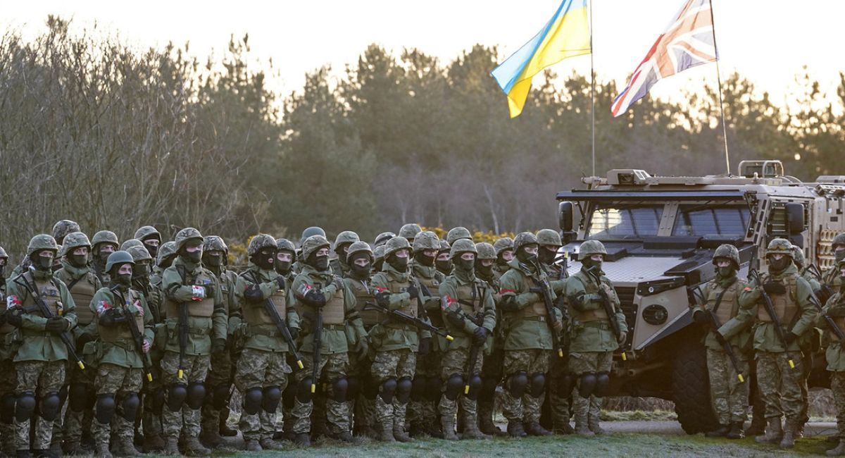 Moscú advierte represalias contra Reino Unido por armamento británico en Ucrania