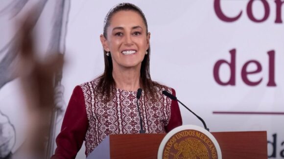 Gobierno de Sheinbaum entrega apoyos a 26 mil 800 productores de maíz en Sinaloa