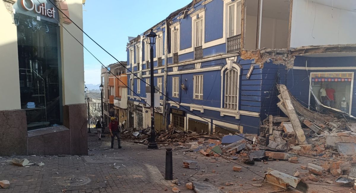 Sube a 224 la cifra de muertos por terremoto en Colombia