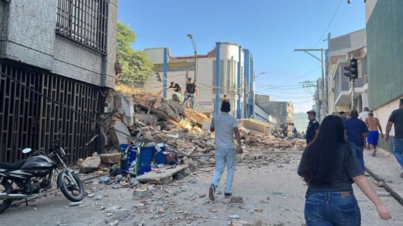 Fuerte terremoto de 7.4 sacude Colombia HOY; diversas zonas reportan daños y personas heridas