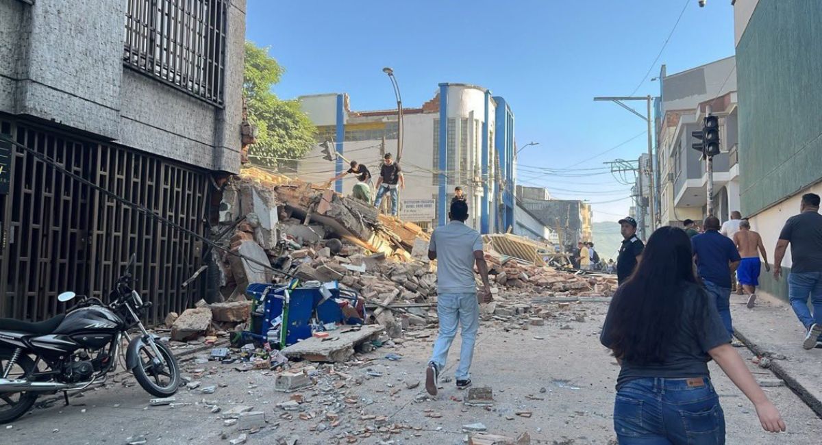 Fuerte terremoto de 7.4 sacude Colombia HOY