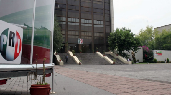 ¿Intento de robo en el PRI? Detienen a trabajador con efectivo y el partido deslinda las oficinas de Alito Moreno