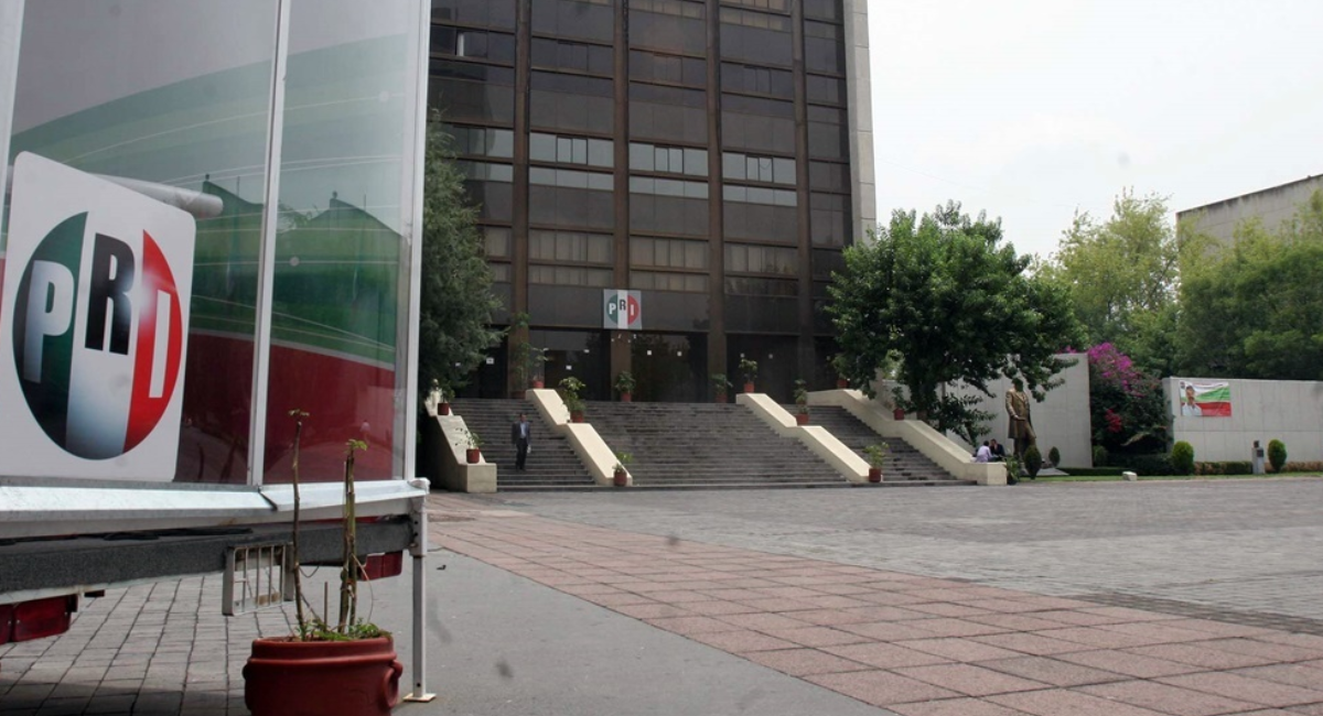 ¿Intento de robo en el PRI? Detienen a trabajador con efectivo y el partido deslinda las oficinas de Alito Moreno