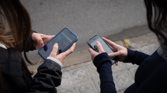 ¿Qué funciones del celular debes desactivar cuando sales de casa? Así puedes prevenir hackeos