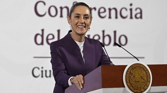 Sheinbaum encabeza izamiento a media asta HOY 19 de septiembre 2026 en memoria de víctimas del 85 y 2017