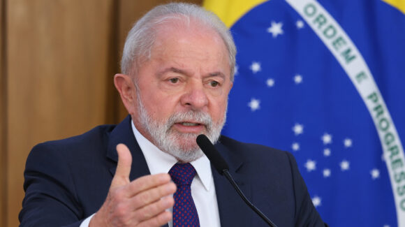A días de elecciones, Lula da Silva prohíbe apuestas deportivas y casinos en línea en todo Brasil