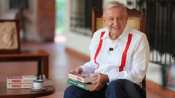 AMLO reaparece en redes y anuncia nuevo libro: ‘Pueblo’