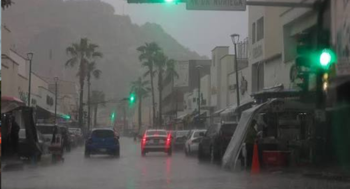 Acumulados de más de 20 mm de agua dejaron las lluvias en Hermosillo, que continuarán hoy y el martes