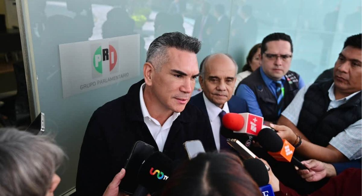 Alejandro Moreno arremete contra el INE y critica presencia de Rosa Icela Rodríguez
