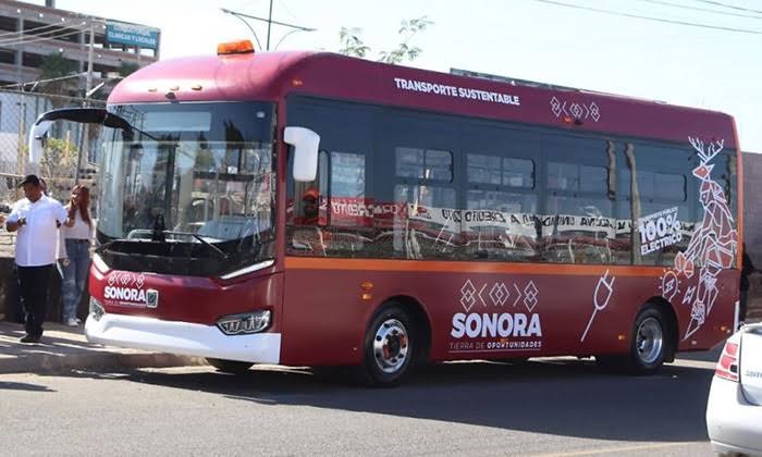 Alfonso Durazo anuncia línea exprés en Hermosillo con 20 camiones eléctricos
