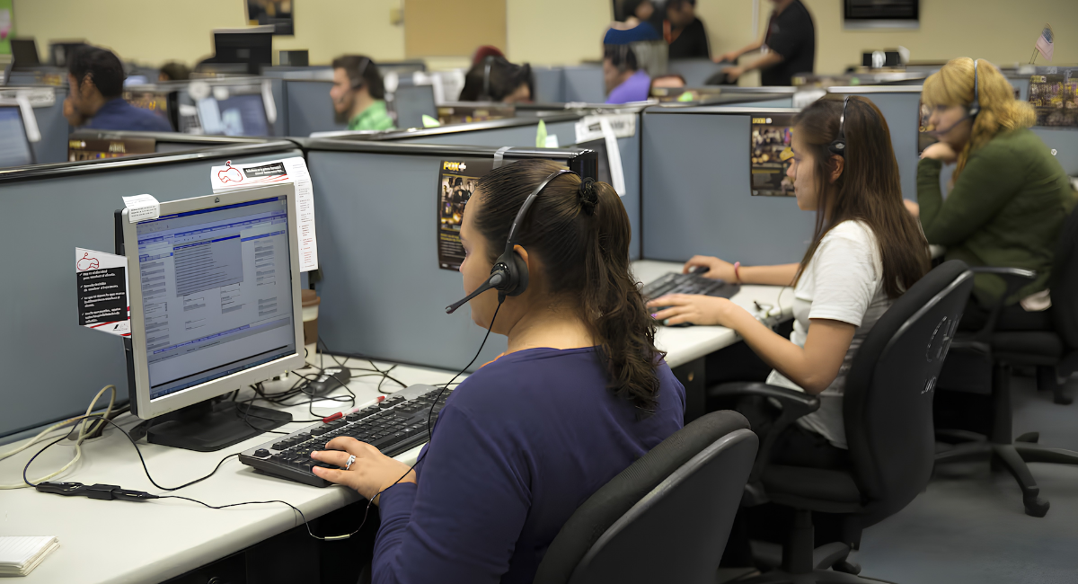 Anticorrupción investiga la venta ilegal de casi 13 millones de datos personales filtrados por call centers