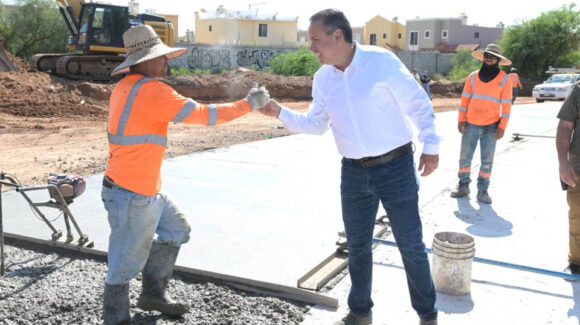 Antonio Astiazarán supervisa avance del 75% en rehabilitación de la calle Agustín Gómez del Campo