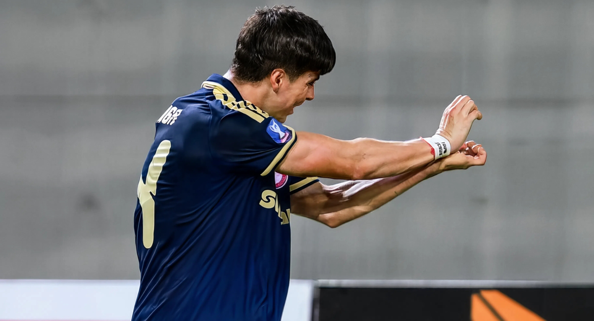 Armando González se estrenó como goleador en Europa al participar en el triunfo del Olympiacos sobre el AEL en la Copa de Grecia