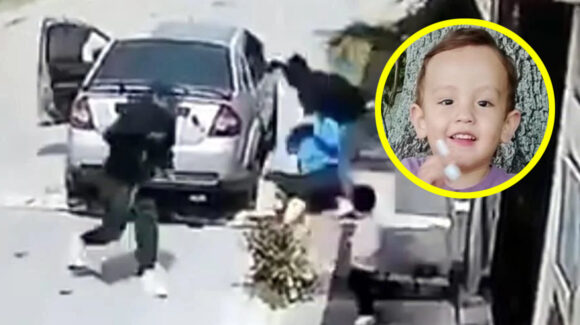 VIDEO: Arrebatan a niño de 2 años de los brazos de su madre en Puebla; la mujer intentó evitarlo