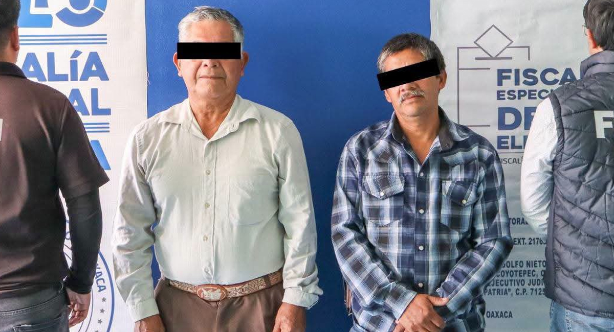 Arrestan a síndico y regidor por retener y obligar a alcaldesa a firmar su renuncia en Oaxaca