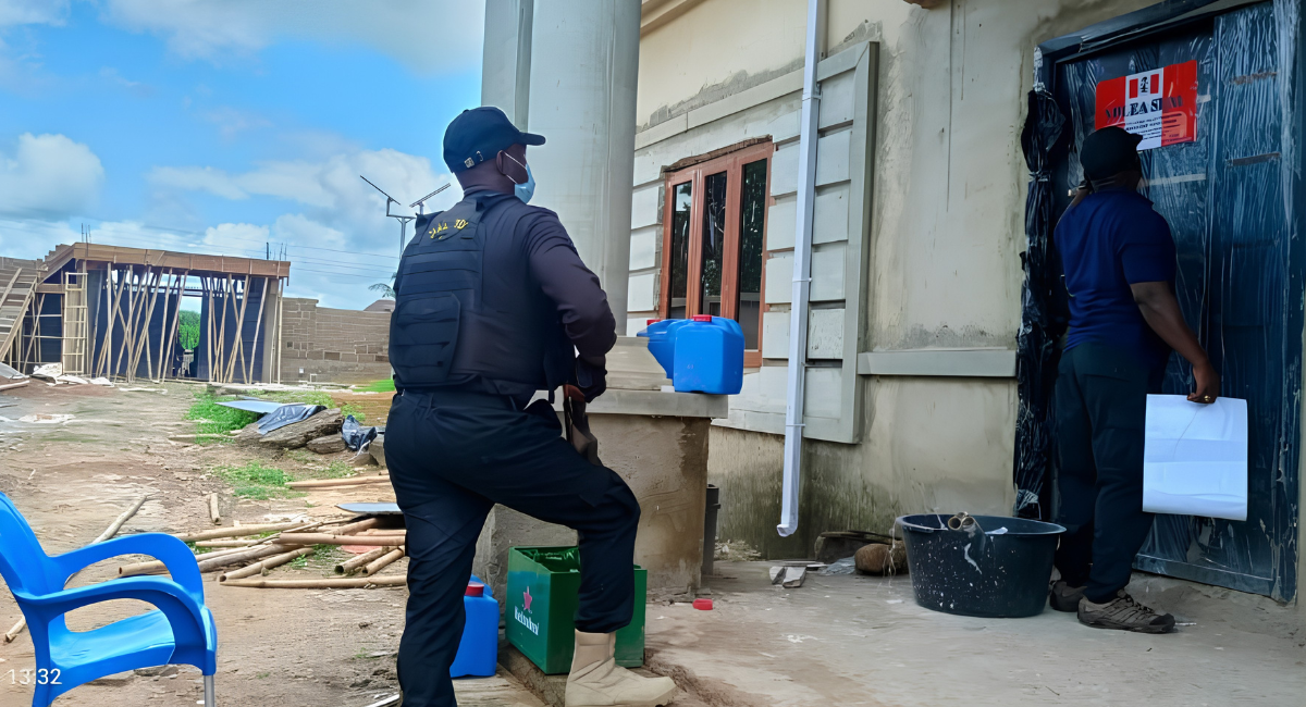 Arrestan en Nigeria a mexicano vinculado a un laboratorio industrial de metanfetamina
