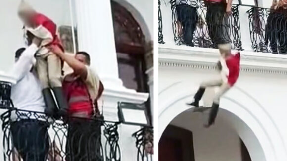 VIDEO: Arrojan desde balcón a niño envuelto en bandera para recrear a Juan Escutia en Jalisco