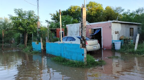 Ayuntamientos hacen recuento de daños tras torrenciales lluvias en Empalme y Guaymas
