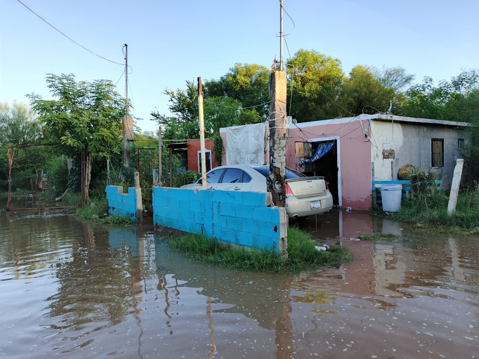 Ayuntamientos hacen recuento de daños tras torrenciales lluvias en Empalme y Guaymas