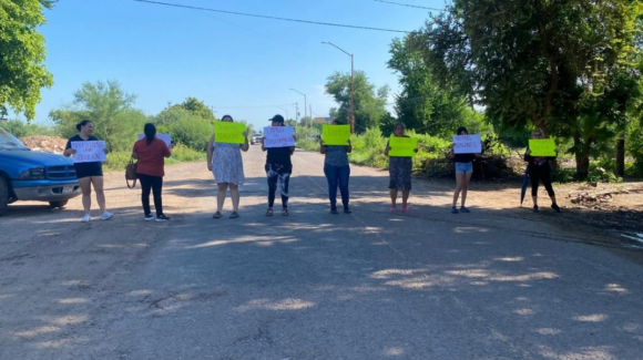 Bloquean la carretera Navojoa-Tesia para exigir solución a los apagones