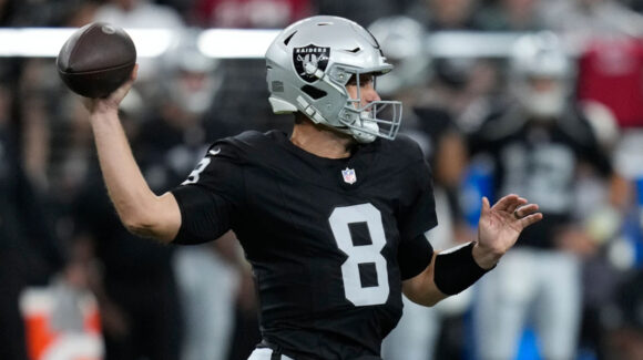 Los Raiders ya tienen quarterback titular; Kubiak elige a Cousins para iniciar la temporada NFL