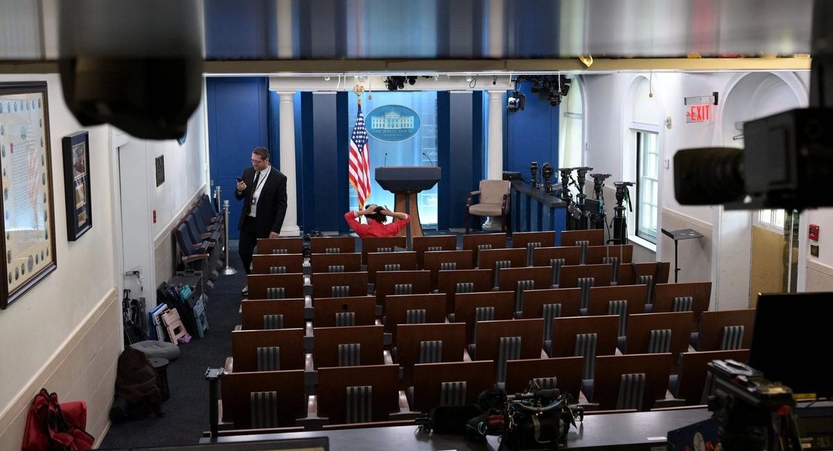 CNN, MS NOW y Politico demandan a Trump tras veto de la Casa Blanca