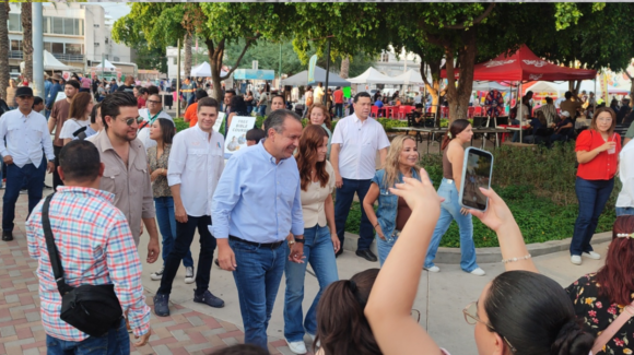 Celebra Antonio Astiazarán el Festival del “dogo” junto a miles de hermosillenses