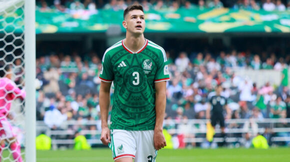 Siguen las bajas en la Selección Mexicana; César Montes se perderá la fecha FIFA por una lesión muscular