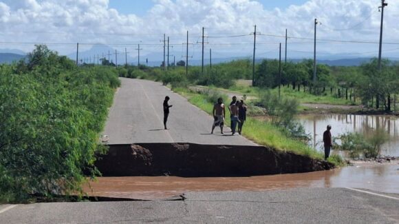 Comunidades rurales de Guaymas y Empalme incomunicadas e inundadas por ‘Polo’