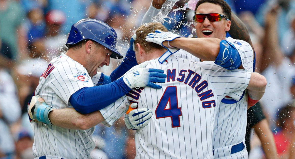 Con Pete Crown-Armstrong haciendo historia, los Cubs vencieron a Miami para asegurar su boleto a los playoffs como wildcard