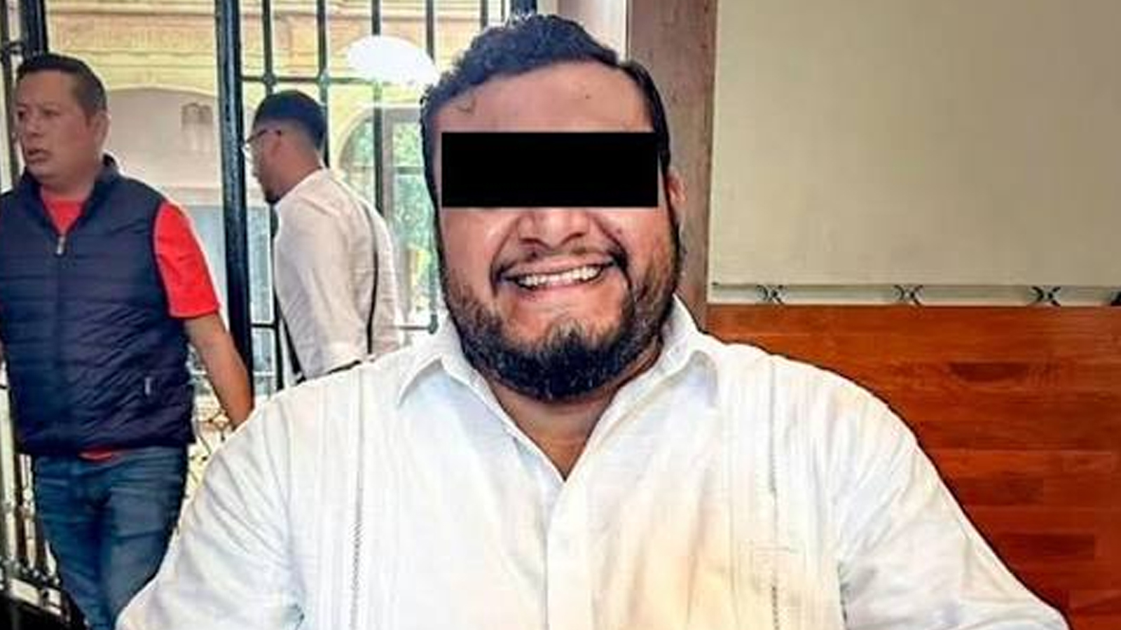 Congreso de Oaxaca desaparece Ayuntamiento de Juchitán tras detención de alcalde; desarman a policías