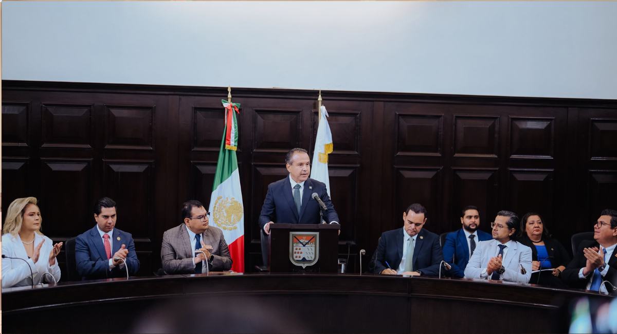 Destaca Antonio Astiazarán en su informe, obras públicas y finanzas sanas