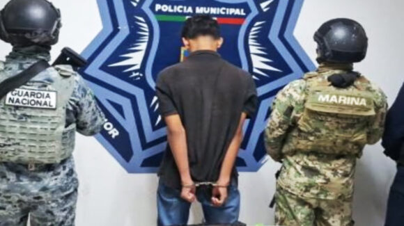Detienen a joven 18 años y menor de 15 en Ciudad Obregón; les hallaron arma larga y metanfetamina