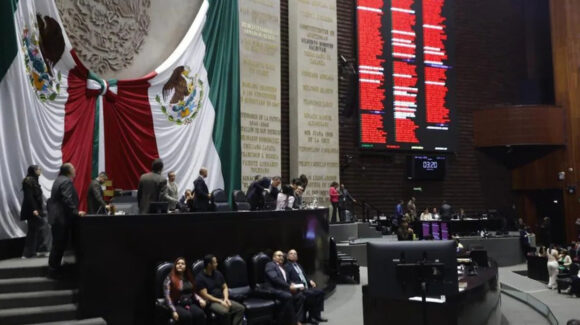 Diputados aprueban reforma para prohibir doble nacionalidad en aspirantes a la presidencia mexicana