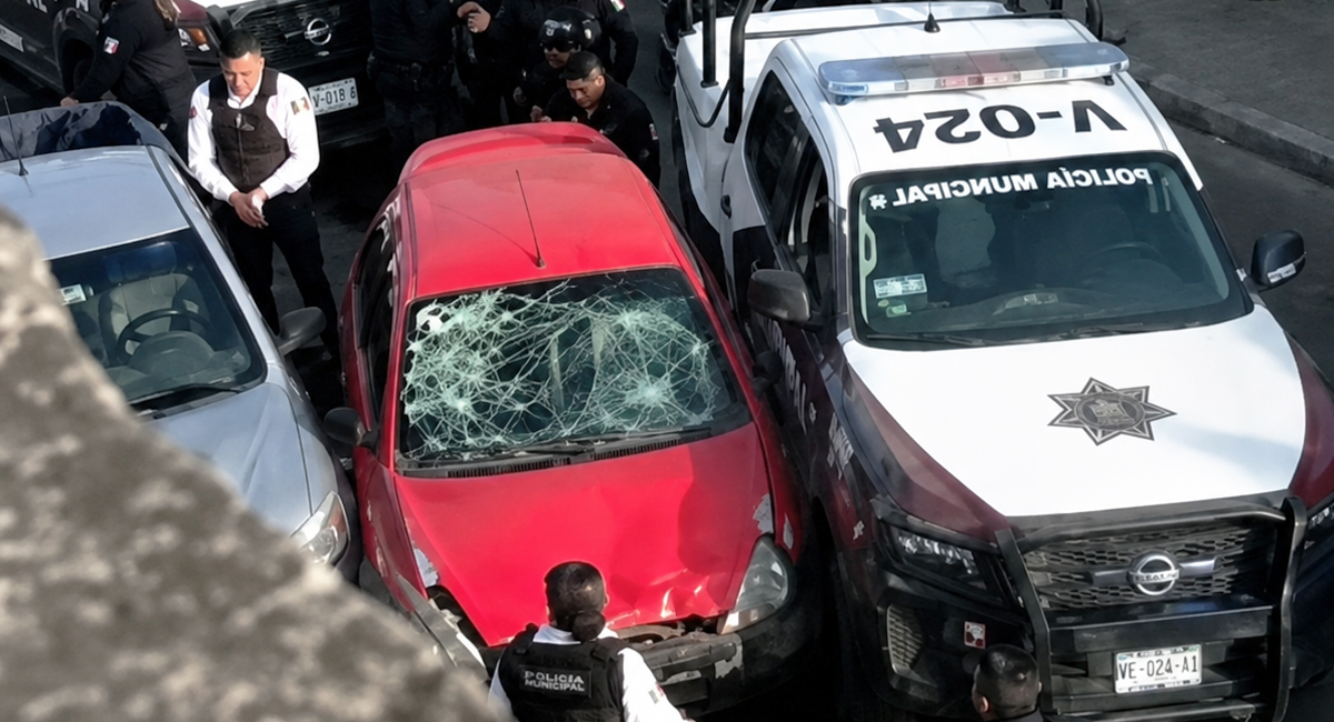 VIDEO: Disparó contra casa, inició persecución, atropelló a policía y terminó detenido en Edomex
