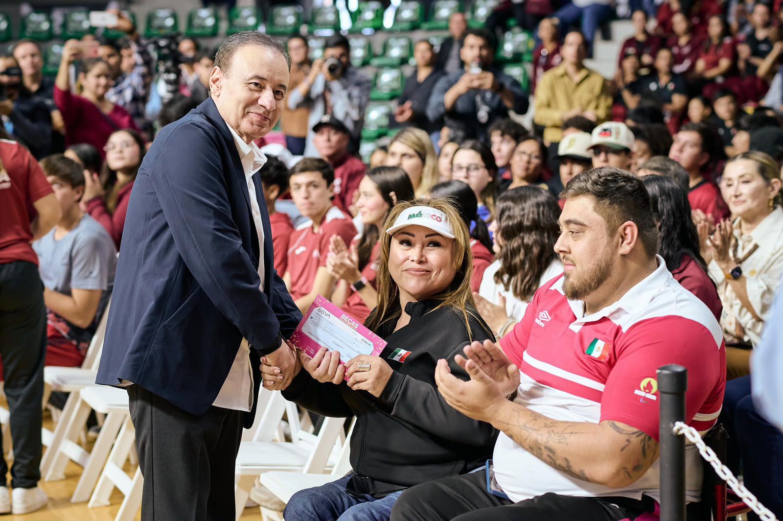 Durazo amplía atención y movilidad para personas con discapacidad en Sonora