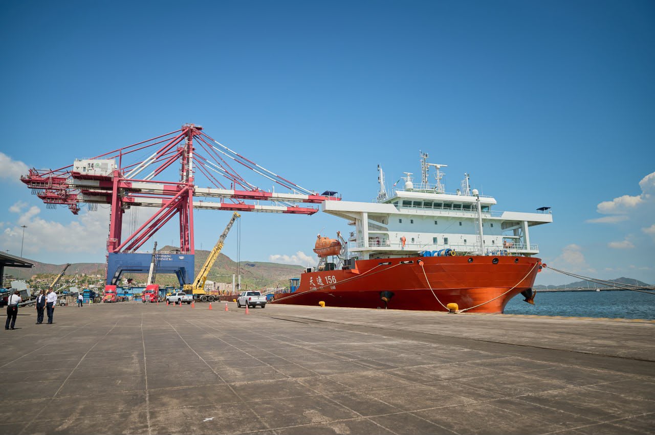 Durazo arranca nueva etapa en el Puerto de Guaymas para el comercio exterior con ampliación y equipo
