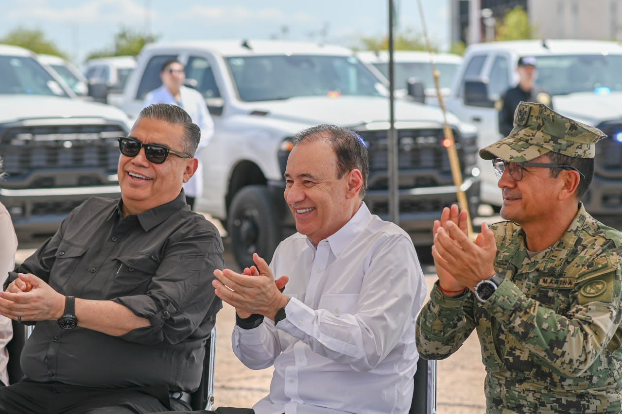 Durazo entrega 73 patrullas y unidades para reforzar la seguridad en Sonora