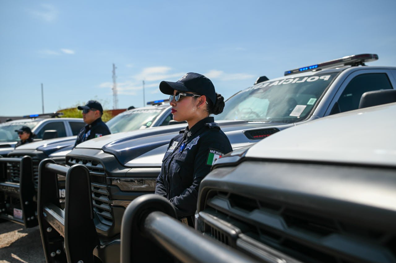 Durazo entrega 73 patrullas y unidades para reforzar la seguridad en Sonora
