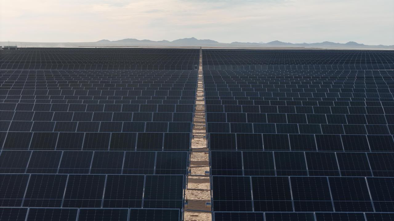 Durazo impulsa nueva era energética en Sonora con planta solar de Puerto Peñasco