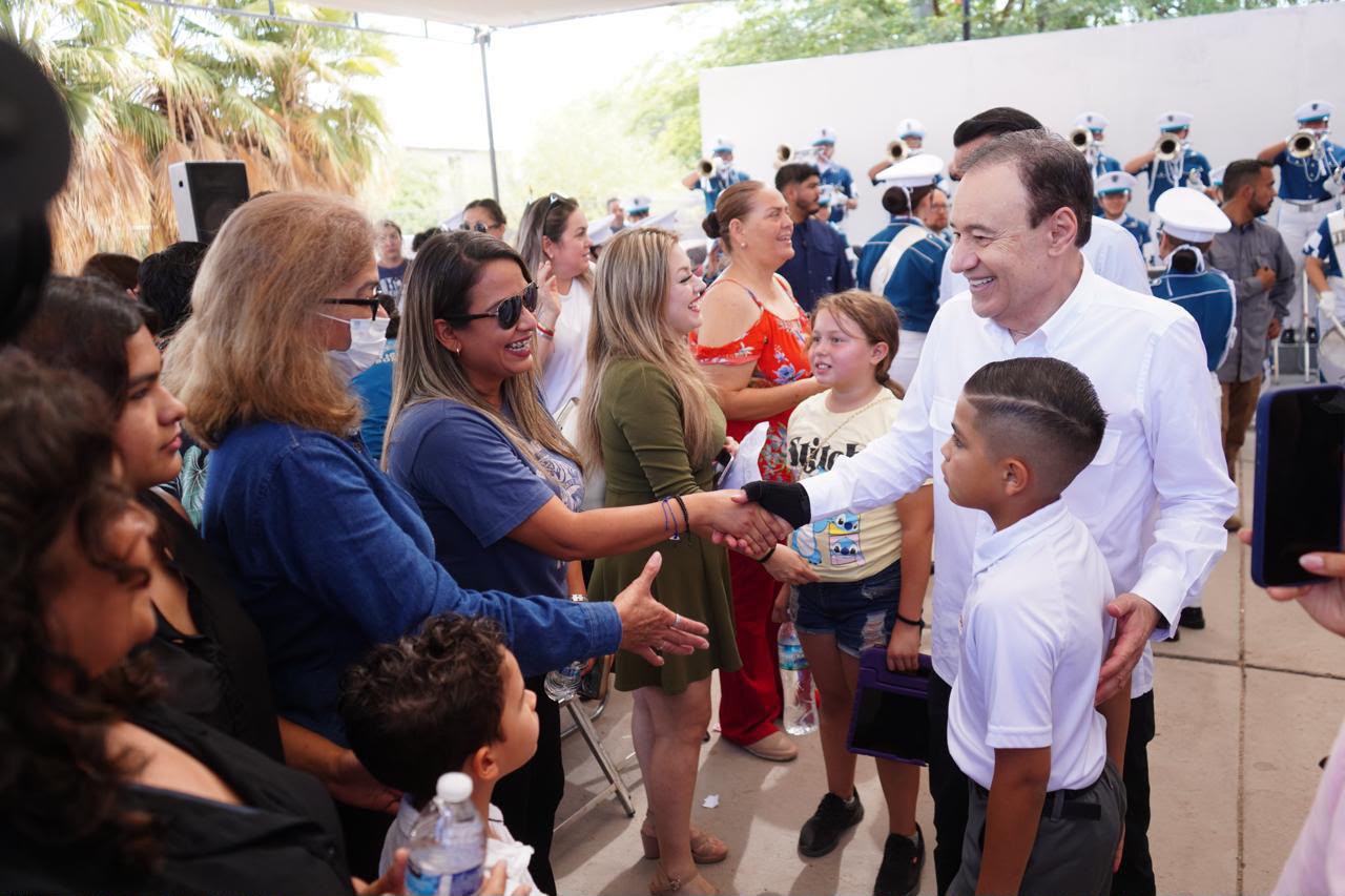 Durazo respalda regulación del uso de celulares en escuelas de Sonora