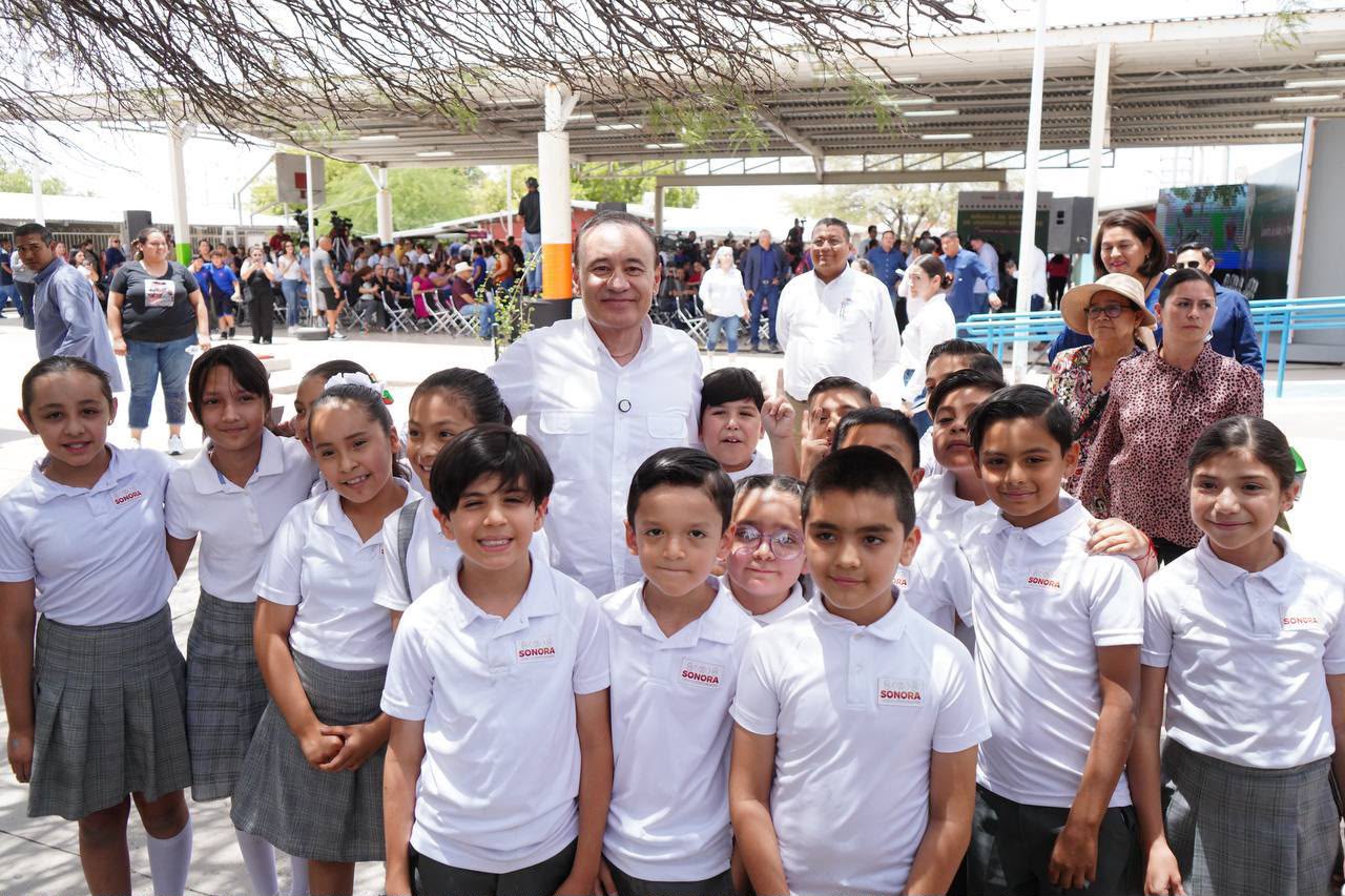Durazo respalda regulación del uso de celulares en escuelas de Sonora