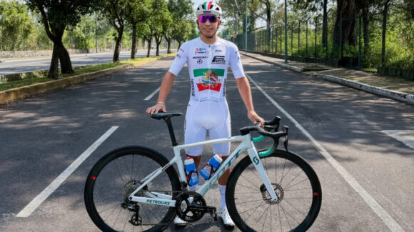Problemas para Isaac del Toro; Edgar Cadena en riesgo de perderse el Mundial de Ciclismo por retraso en su visa