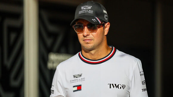 Cadillac confirma actualizaciones para ‘Checo’ Pérez en Bakú tras el abandono por falla mecánica en España